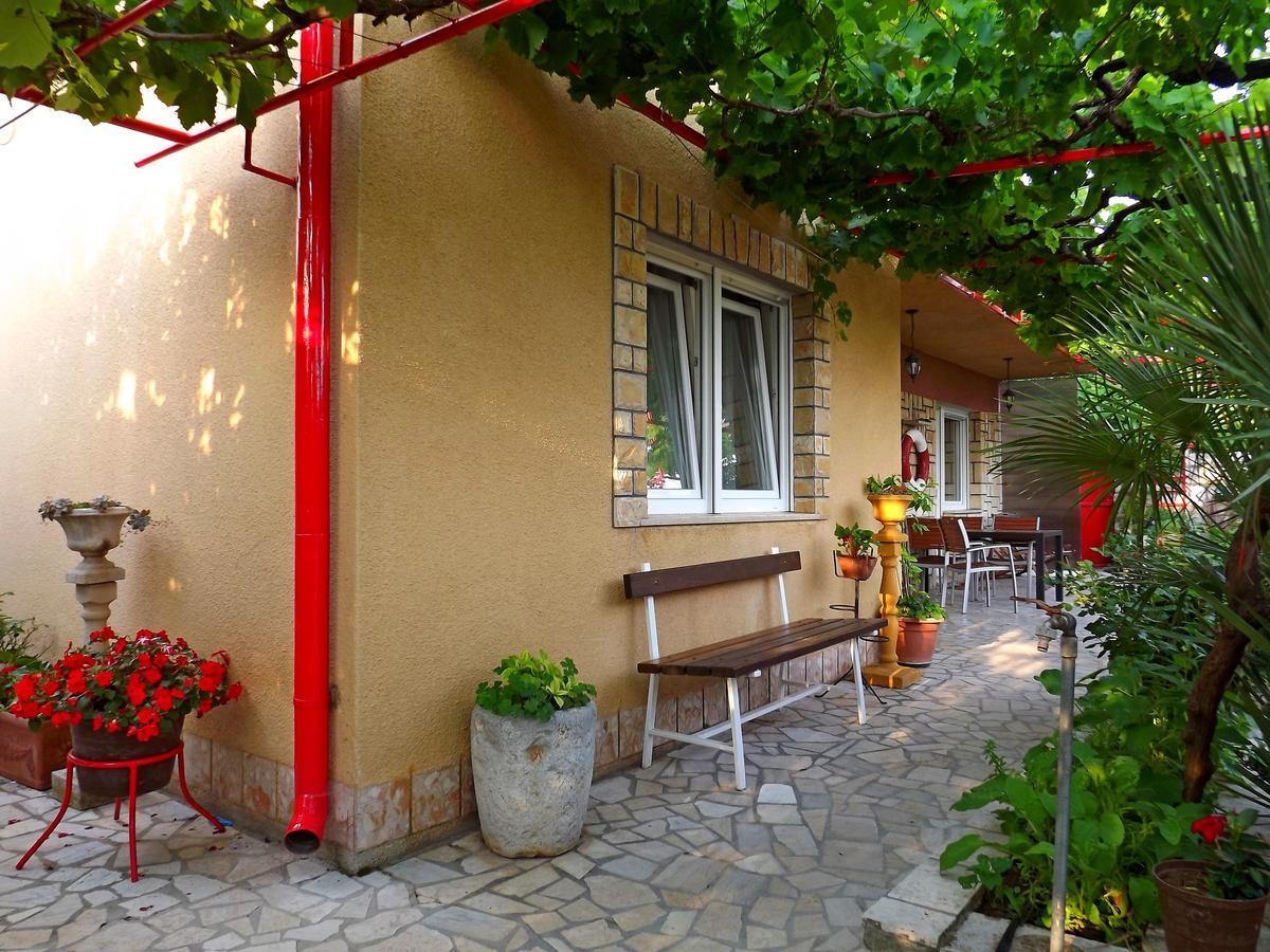Apartments Maricic 200 Meters From The Beach Novi Vinodolski Εξωτερικό φωτογραφία