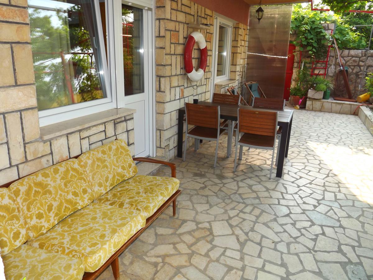 Apartments Maricic 200 Meters From The Beach Novi Vinodolski Εξωτερικό φωτογραφία