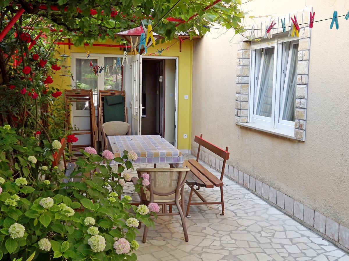 Apartments Maricic 200 Meters From The Beach Novi Vinodolski Εξωτερικό φωτογραφία