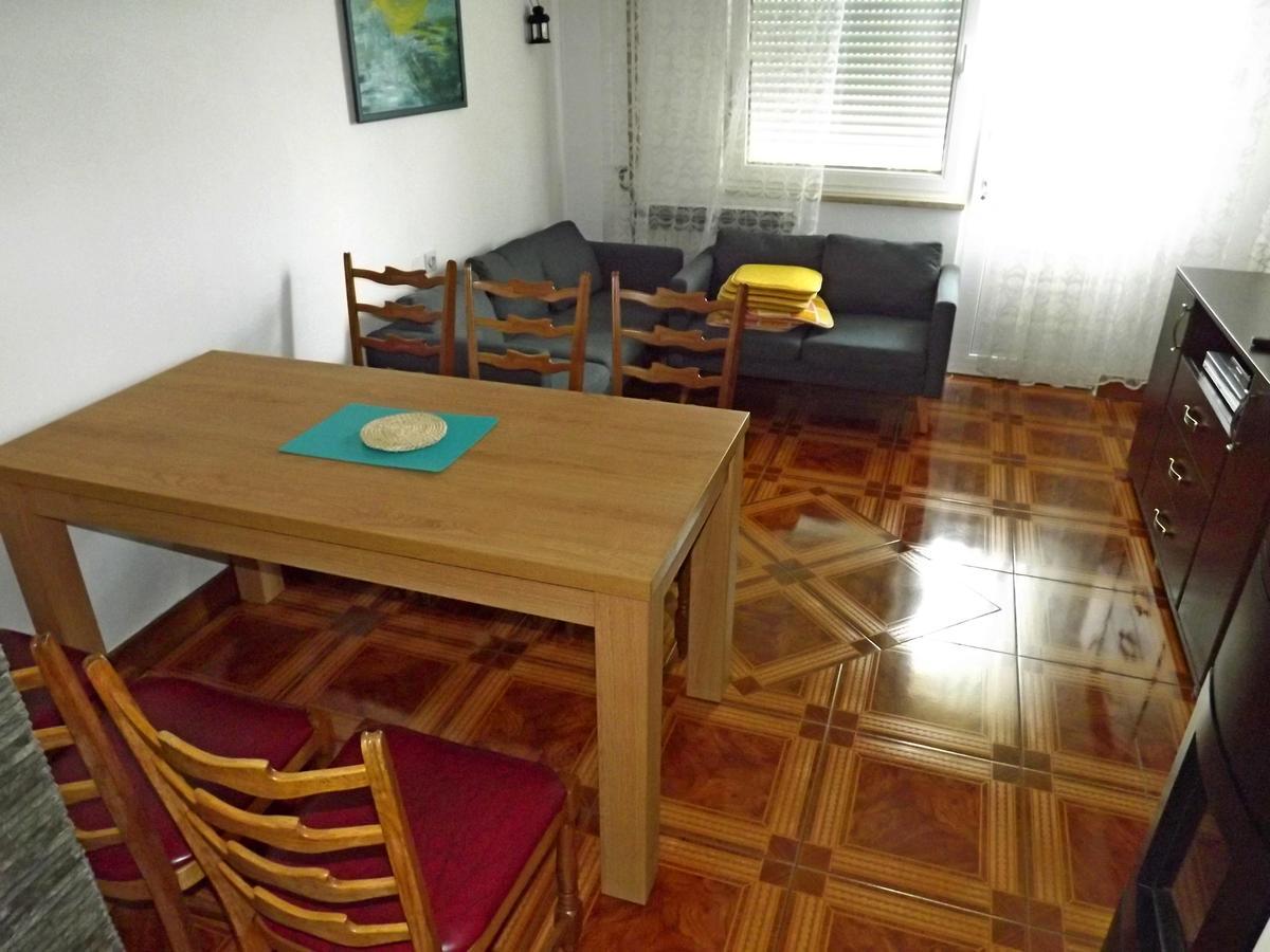 Apartments Maricic 200 Meters From The Beach Novi Vinodolski Εξωτερικό φωτογραφία