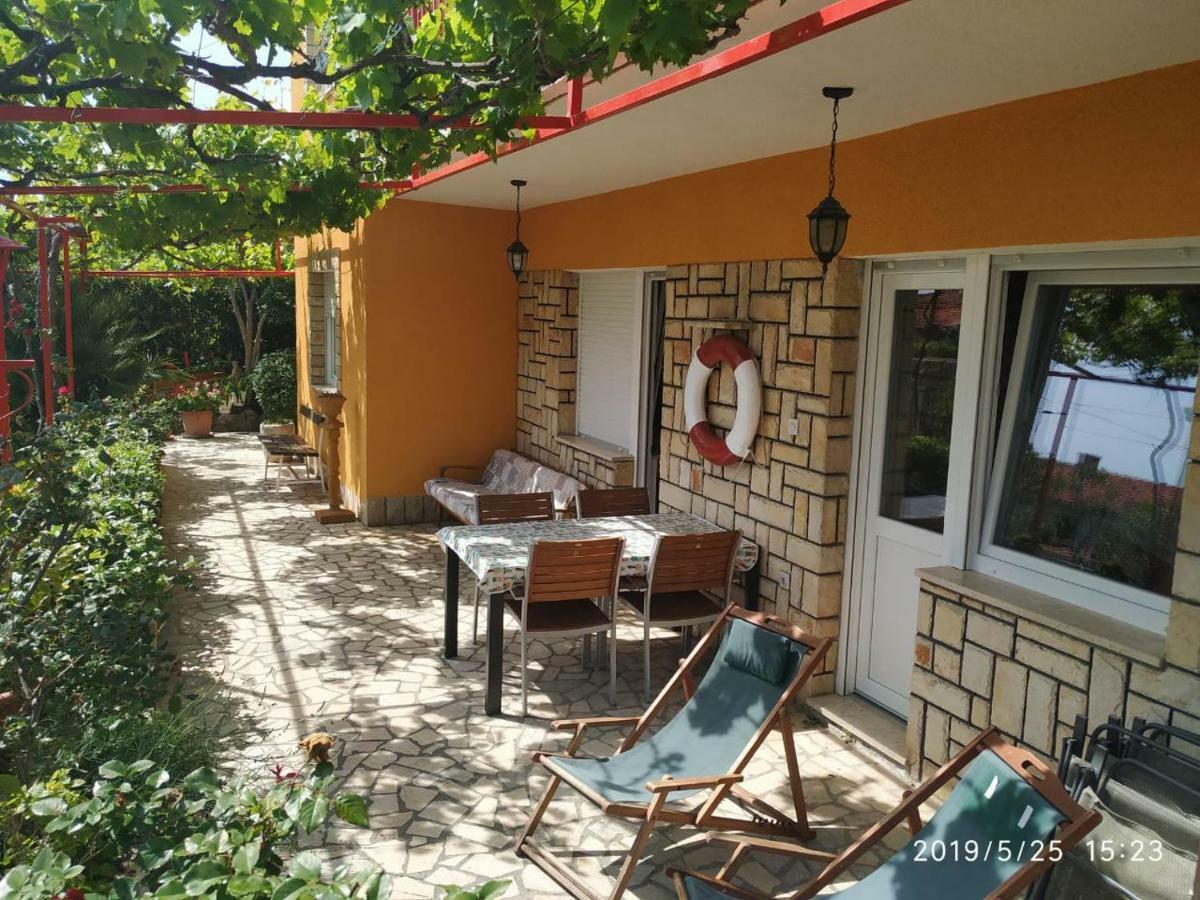 Apartments Maricic 200 Meters From The Beach Novi Vinodolski Εξωτερικό φωτογραφία