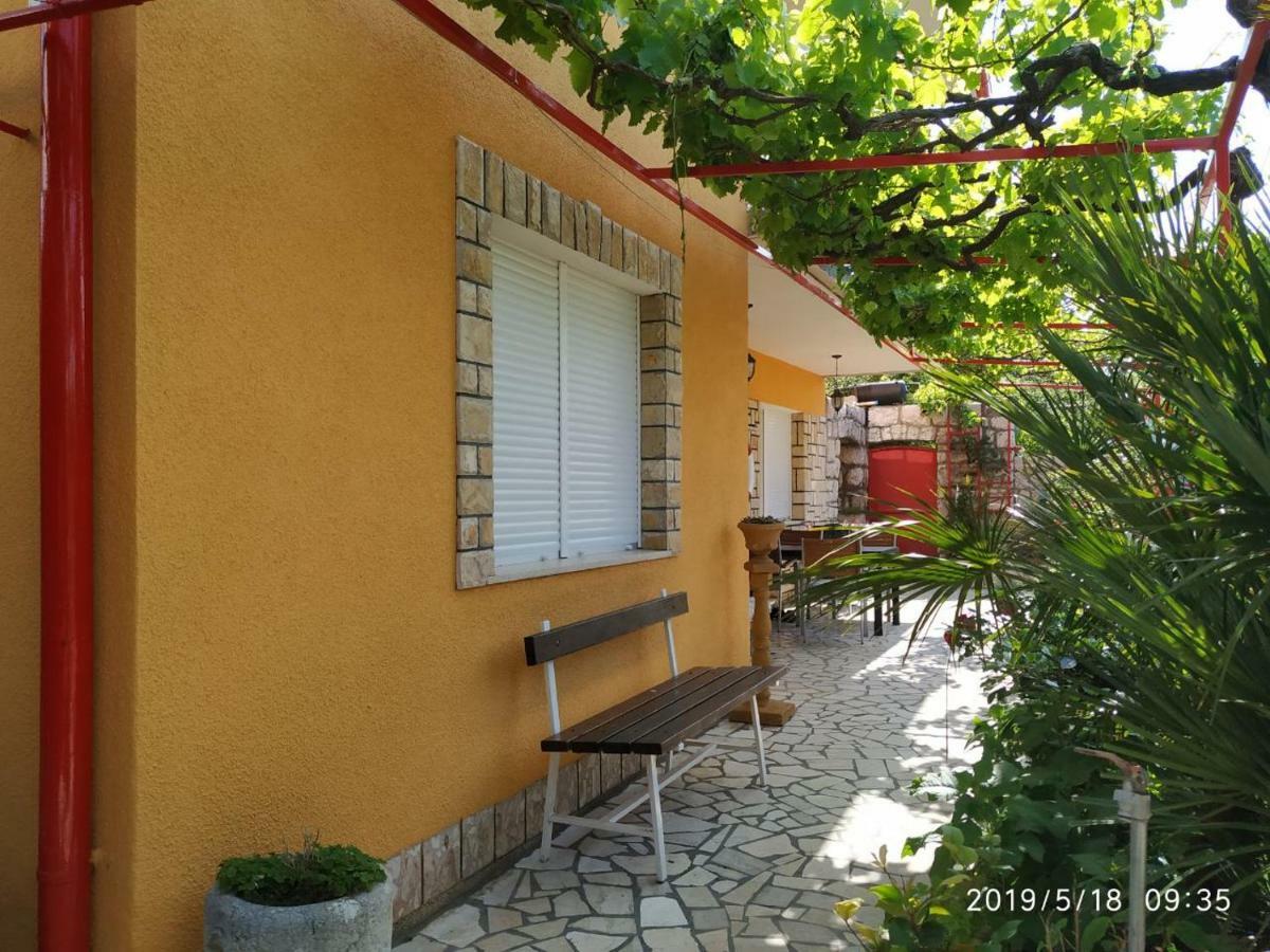 Apartments Maricic 200 Meters From The Beach Novi Vinodolski Εξωτερικό φωτογραφία