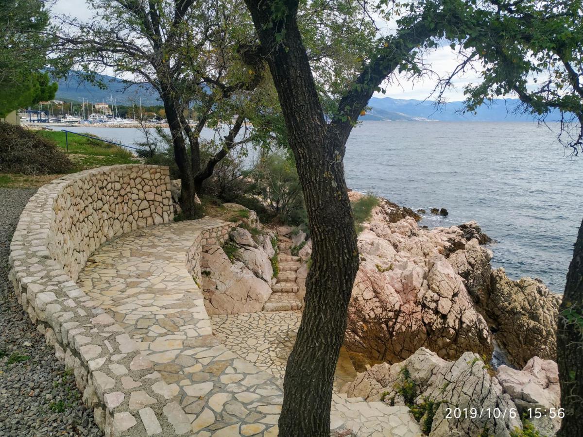 Apartments Maricic 200 Meters From The Beach Novi Vinodolski Εξωτερικό φωτογραφία