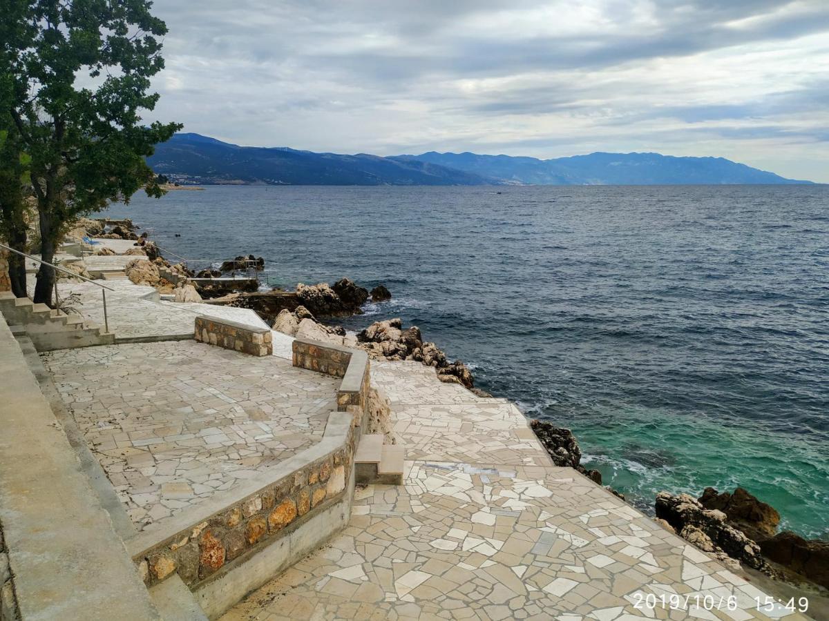 Apartments Maricic 200 Meters From The Beach Novi Vinodolski Εξωτερικό φωτογραφία