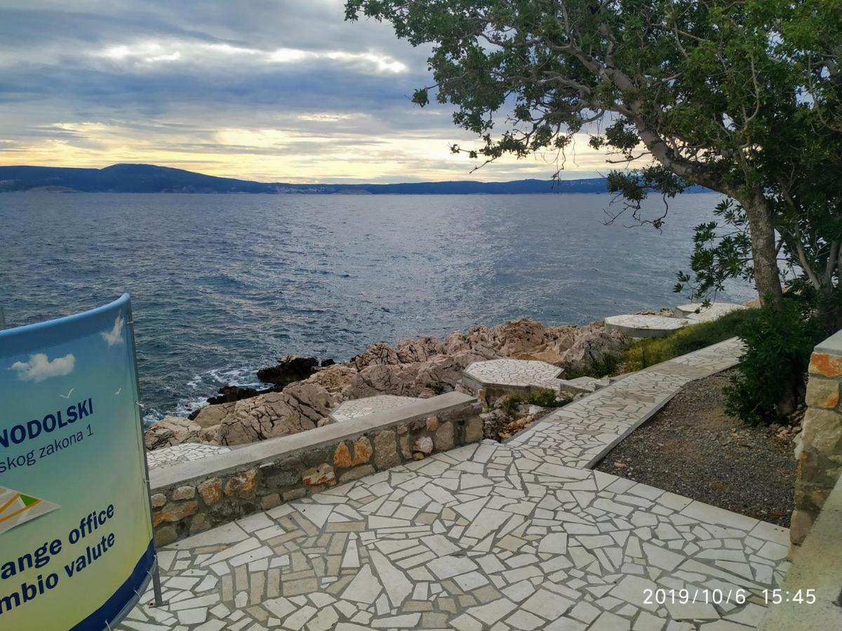 Apartments Maricic 200 Meters From The Beach Novi Vinodolski Εξωτερικό φωτογραφία